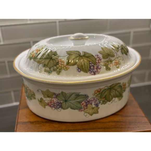 Royal Worcester Vine Harvest Gold Trim Lidded Oval Casserole Dish - Picture 3 of 6